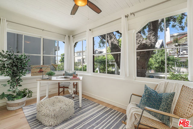 28 CLUBHOUSE Avenue, Venice CA: https://media.crmls.org/mediaz/ef5b630c-5c02-4318-bc3d-1207de5bff4f.jpg