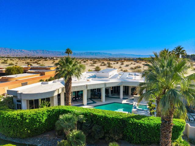 14 Stephen Terrace, Rancho Mirage CA: https://media.crmls.org/mediaz/ef5b6335-26f0-4a68-832d-3045fa9b3247.jpg