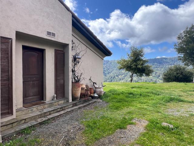 19375 Montevina Road, Los Gatos CA: https://media.crmls.org/mediaz/ef5bb385-a514-45ed-b0a3-18392733f160.jpg