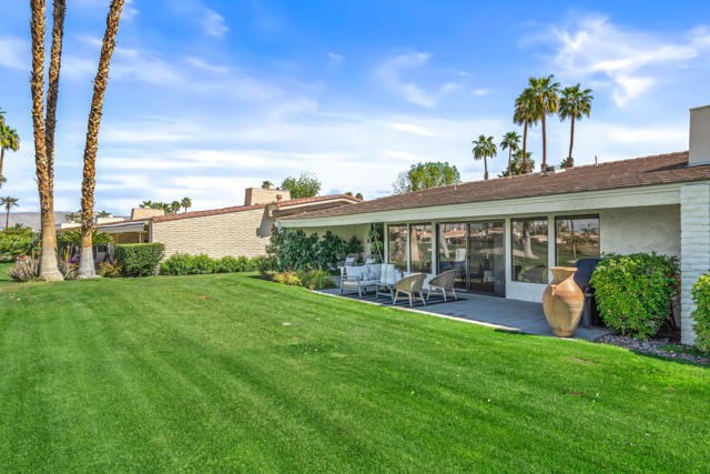 44841 Desert Horizons Drive, Indian Wells CA: https://media.crmls.org/mediaz/ef5c2ca9-a897-431c-8624-f314b6a35ce0.jpg