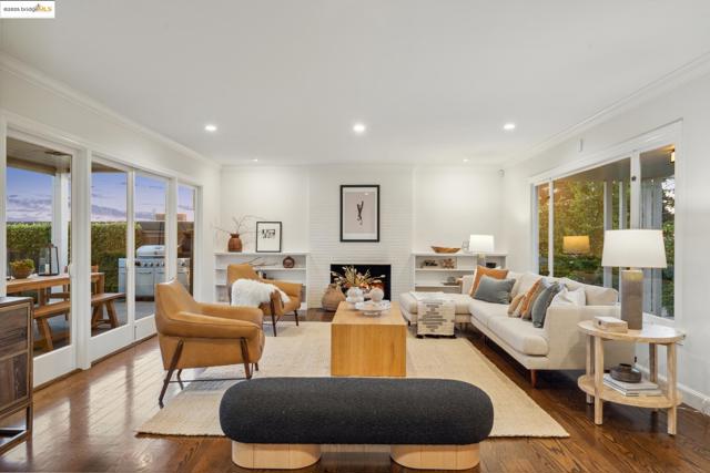 412 Scenic Avenue, Piedmont CA: https://media.crmls.org/mediaz/ef5cef21-77cc-40f8-9312-5ea5b1d69c03.jpg