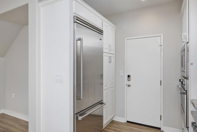 Detail Gallery Image 10 of 34 For 9753 W Canyon #4,  San Diego,  CA 92123 - 3 Beds | 2/1 Baths