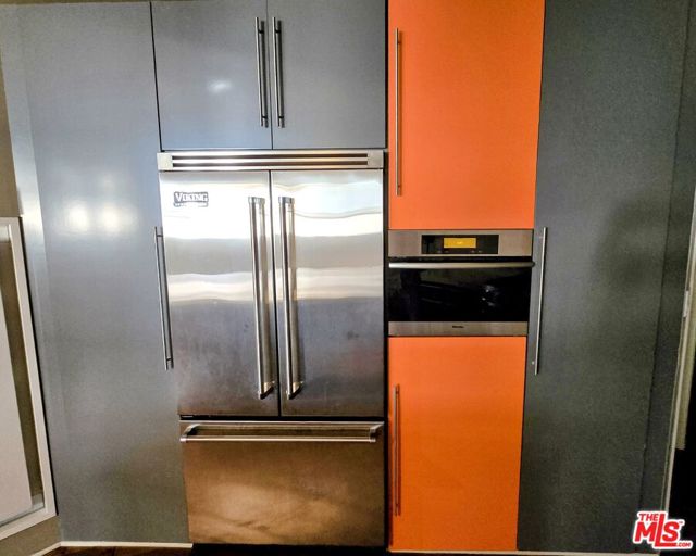 849 S Broadway, Los Angeles CA: https://media.crmls.org/mediaz/ef5d08f5-5e93-4156-a913-e3444dfcfb56.jpg