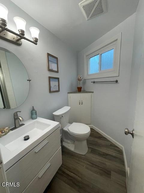 Detail Gallery Image 9 of 23 For 2201 Ocean Dr, Oxnard,  CA 93035 - 3 Beds | 2 Baths