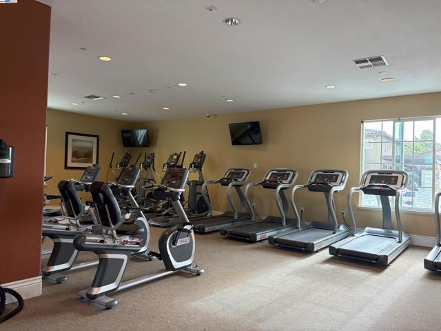 3340 Giovanni Way, Dublin CA: https://media.crmls.org/mediaz/ef5d2756-11a3-48c5-9acb-0b66756f8738.jpg
