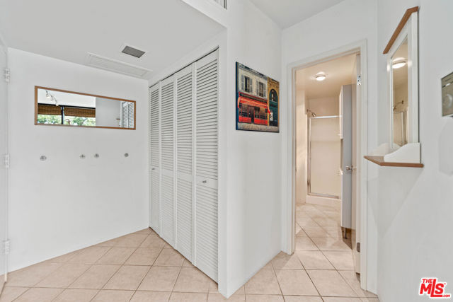 4316 Marina City Drive, Marina del Rey CA: https://media.crmls.org/mediaz/ef5e9f5a-f70d-4836-abac-70f90cabb071.jpg