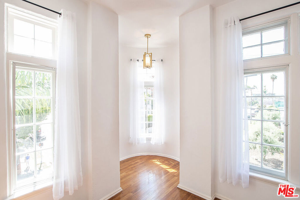 MLS #25550861 img 10