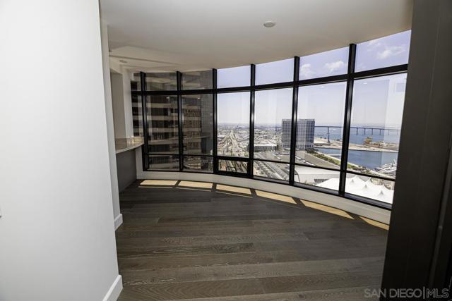 100 Harbor Drive, San Diego CA: https://media.crmls.org/mediaz/ef5ead74-7b77-4893-a18a-bc25741c3c4f.jpg