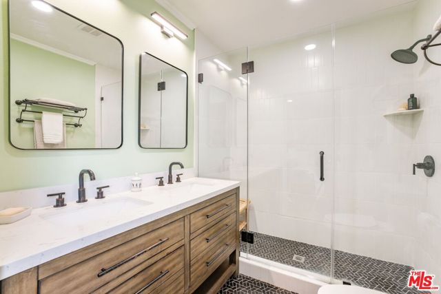 11521 Segrell Way, Culver City CA: https://media.crmls.org/mediaz/ef5edc9b-ad80-444c-9805-06587365e5c1.jpg
