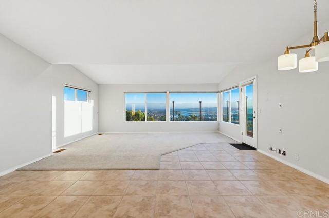 Detail Gallery Image 12 of 70 For 3539 Mount Laurence Dr, San Diego,  CA 92117 - 4 Beds | 3 Baths