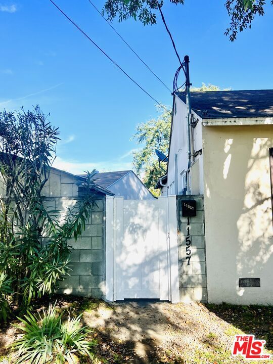 11559 Cumpston Street, North Hollywood CA: https://media.crmls.org/mediaz/ef5f8a38-c9b0-48fa-b246-8fa3abb1361a.jpg