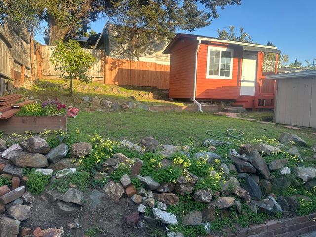 3050 22nd Avenue, Oakland CA: https://media.crmls.org/mediaz/ef5f8e40-c71e-457b-8146-3c3642a89e7b.jpg