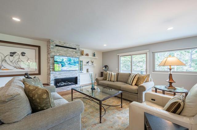 60 Skyline Crest Drive, Monterey CA: https://media.crmls.org/mediaz/ef5ff4b5-f639-45a9-bf1e-e7918ac3abf4.jpg