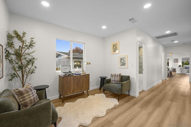 1091 Lincoln Ave, San Diego CA: https://media.crmls.org/mediaz/ef6020af-7465-4f62-8d8f-f17548195f8c.jpg