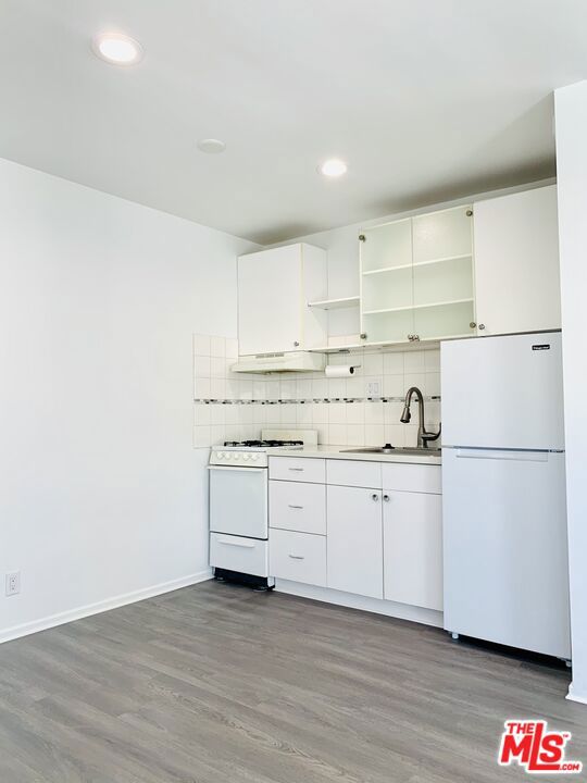11559 Cumpston Street, North Hollywood CA: https://media.crmls.org/mediaz/ef60d032-a459-43fe-8d96-dc45ef1e9532.jpg