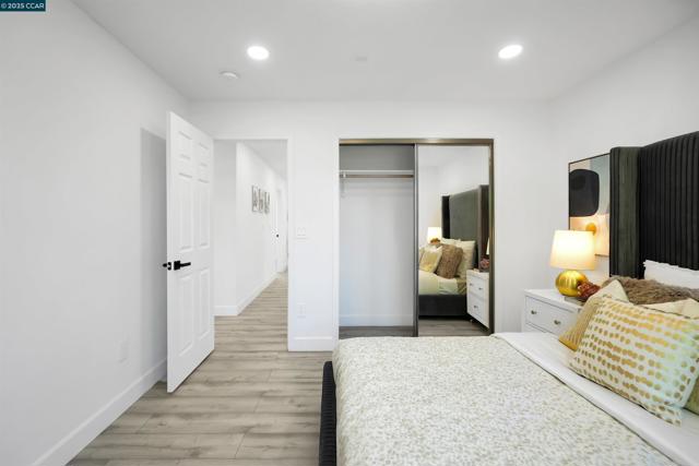 27 Briarwood Ct, Brentwood CA: https://media.crmls.org/mediaz/ef60f129-fa97-41ab-b184-08ec11bdfa3c.jpg
