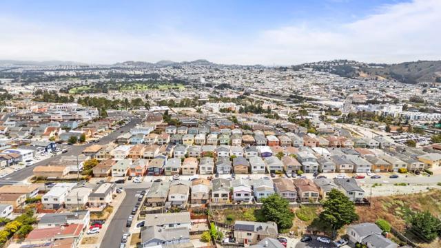 263 San Fernando Way, Daly City CA: https://media.crmls.org/mediaz/ef6199fe-9c7f-4487-a04a-9f769f7f4fd6.jpg