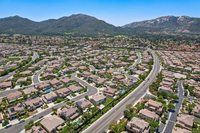 31332 Bluebeech Court, Temecula CA: https://media.crmls.org/mediaz/ef62114b-c2f5-42ba-9d07-93da82b7749e.jpg