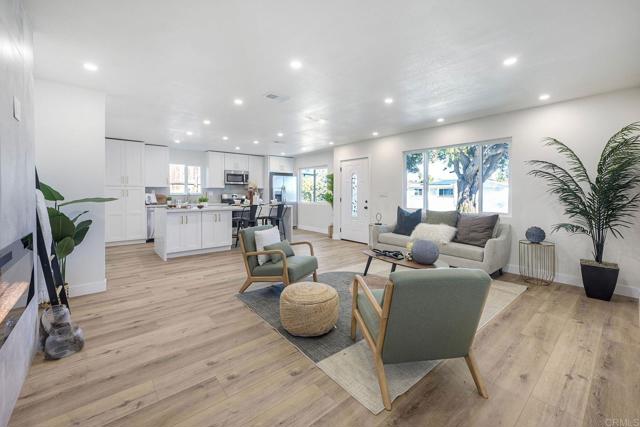 Detail Gallery Image 8 of 33 For 1350 Marabou Ln, Vista,  CA 92083 - 3 Beds | 2 Baths