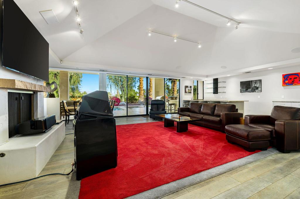 MLS #219137945DA image #5