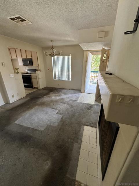 10656 Aderman Avenue, San Diego CA: https://media.crmls.org/mediaz/ef62e5dd-a84b-48b8-bad9-ea4373ece897.jpg