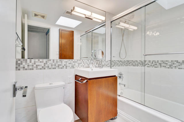 600 E Alexander Way, Palm Springs CA: https://media.crmls.org/mediaz/ef631b8b-5cfa-4cb7-b7d6-129efa0d78e9.jpg