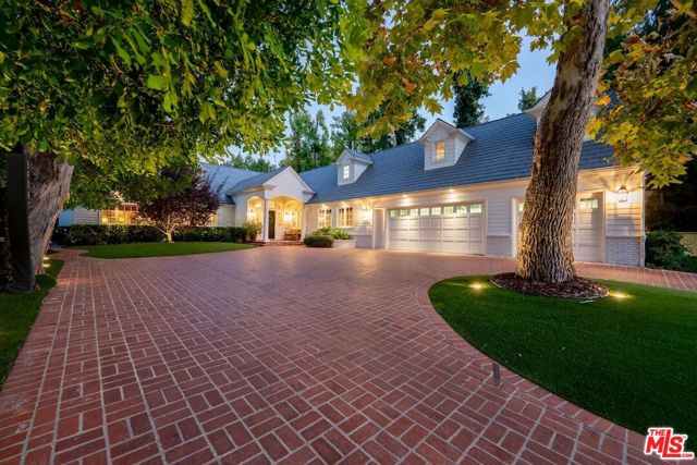 4714 Balboa Avenue, Encino CA: https://media.crmls.org/mediaz/ef634438-50e3-42bc-bbe2-5bf41d64df94.jpg