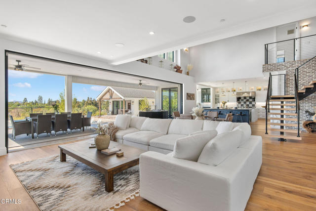 Detail Gallery Image 12 of 72 For 1649 Hauser Cir, Thousand Oaks,  CA 91362 - 6 Beds | 8 Baths