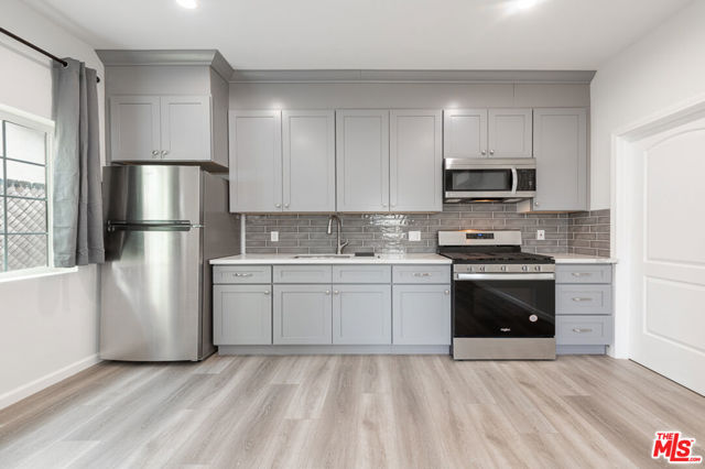 10136 Forbes Avenue, North Hills CA: https://media.crmls.org/mediaz/ef63afe7-b05b-4ba7-9776-7bbea13a3244.jpg