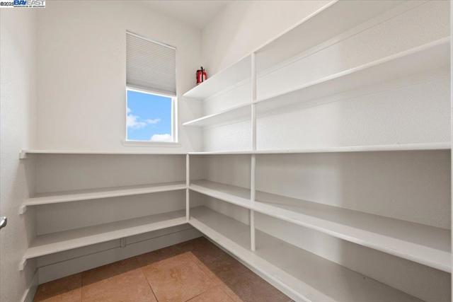 Image 18 of 60 For 2880 Stringham Way