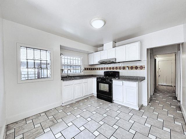 2645 23rd Avenue, Oakland CA: https://media.crmls.org/mediaz/ef64273b-bdd9-48ad-8f56-de35f796c225.jpg