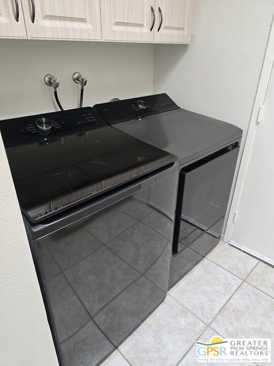 1445 Via Isla, Palm Springs CA: https://media.crmls.org/mediaz/ef643695-1984-46b3-8462-1cc4310366c8.jpg