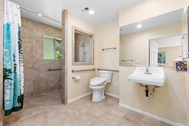 Detail Gallery Image 24 of 59 For 28444 Fallen Tree Ln, Escondido,  CA 92026 - 3 Beds | 2/1 Baths