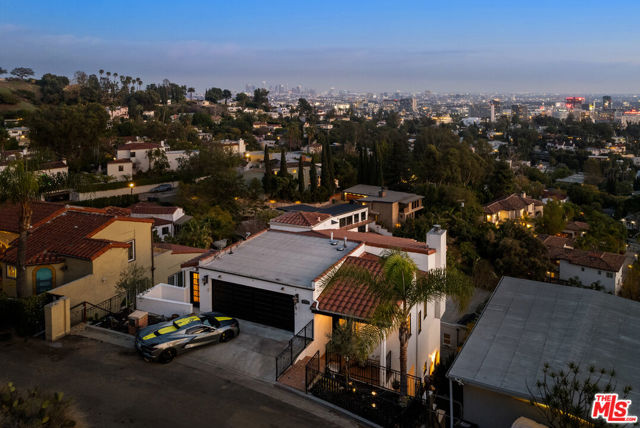 6420 Quebec Drive, Los Angeles CA: https://media.crmls.org/mediaz/ef6475bf-0f31-438e-ac6f-5961752c04a3.jpg