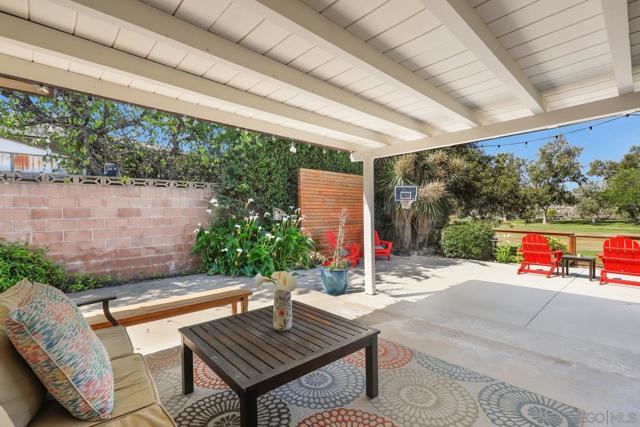 1144 San Julian Dr, San Marcos CA: https://media.crmls.org/mediaz/ef64e919-abc3-445d-9559-e8bdb3ff88c1.jpg