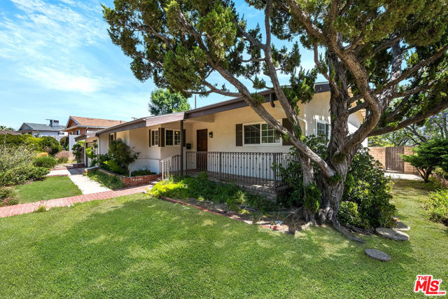 16314 Armstead Street, Granada Hills CA: https://media.crmls.org/mediaz/ef64fae0-c124-444e-bf28-2eded98185c2.jpg