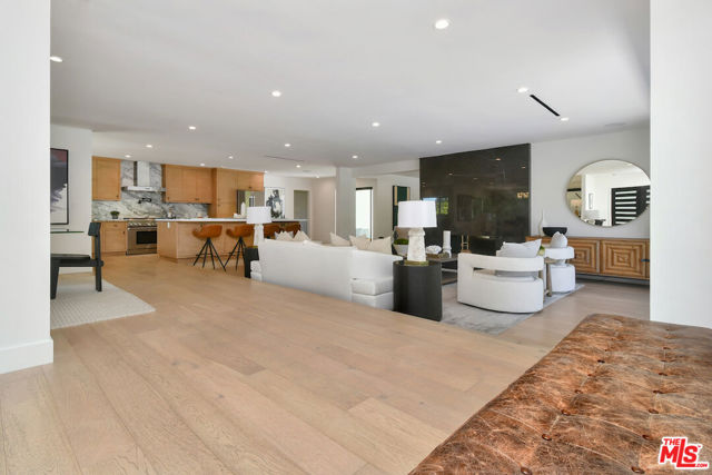 3221 Elvido Drive, Los Angeles CA: https://media.crmls.org/mediaz/ef6565c9-9060-4e1d-adde-e060f24ddfd5.jpg