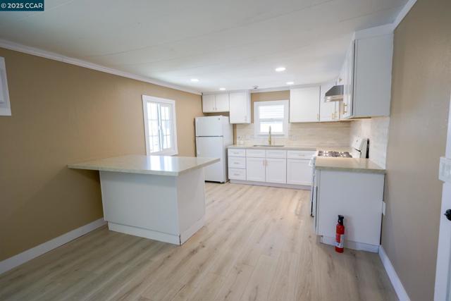 4400 Gateway Rd, Bethel Island CA: https://media.crmls.org/mediaz/ef656898-408e-4034-a750-0af9731c699b.jpg