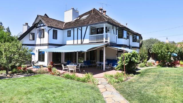 200 Iris Way, Palo Alto CA: https://media.crmls.org/mediaz/ef657937-3db5-4942-ba73-779ed9300aac.jpg