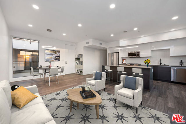 10947 HARTSOOK Street, North Hollywood CA: https://media.crmls.org/mediaz/ef6591fb-5d9a-41bf-b257-ce728b42d3ed.jpg