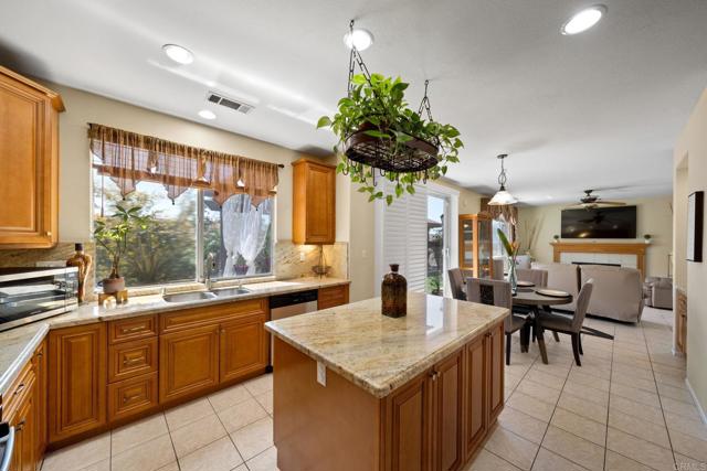 1396 Carneros Valley Street, Chula Vista CA: https://media.crmls.org/mediaz/ef65ad90-ecb5-4c01-b777-1d2eb784485d.jpg