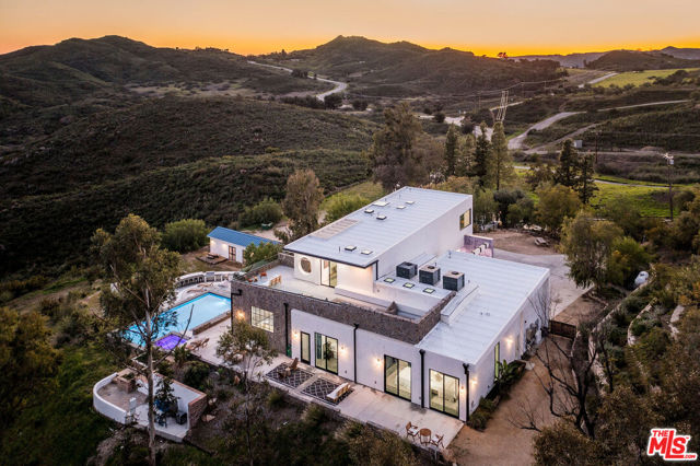 33340 Mulholland Highway photo 8