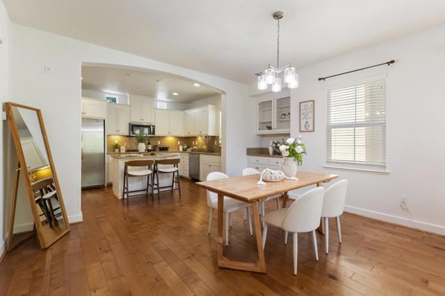 211 Okeefe Way, Mountain View CA: https://media.crmls.org/mediaz/ef66a2cc-b7fc-46b7-922f-9168eb59e82e.jpg