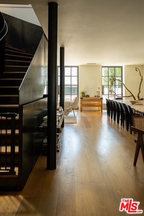 546 N Mccadden Place, Los Angeles CA: https://media.crmls.org/mediaz/ef67272b-3771-4d4e-88f1-0e603bd3042b.jpg