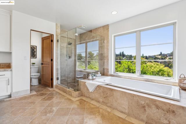 911 Aquarius Way, Oakland CA: https://media.crmls.org/mediaz/ef686cf3-e38e-4e2d-bcde-4f5402589575.jpg
