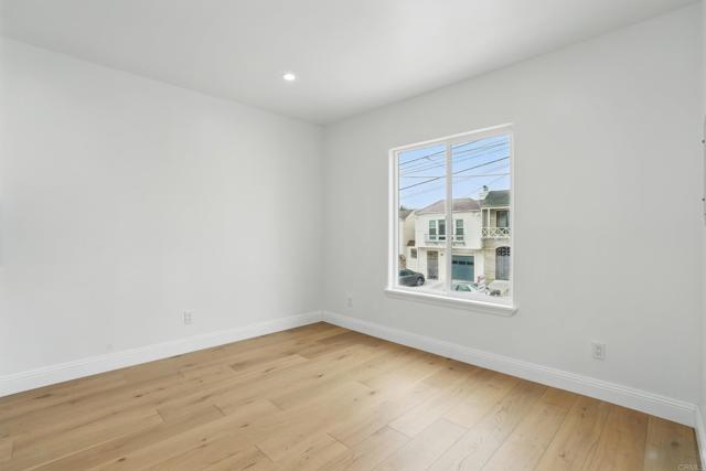 119 Nueva Ave, San Francisco CA: https://media.crmls.org/mediaz/ef69424b-faeb-475e-b59d-fbe23a396956.jpg