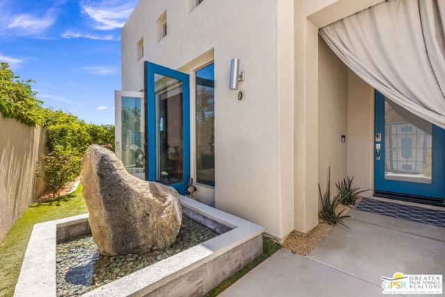 2985 Searchlight Lane, Palm Springs CA: https://media.crmls.org/mediaz/ef697a59-77e5-4eec-aeb0-74d98ae06687.jpg