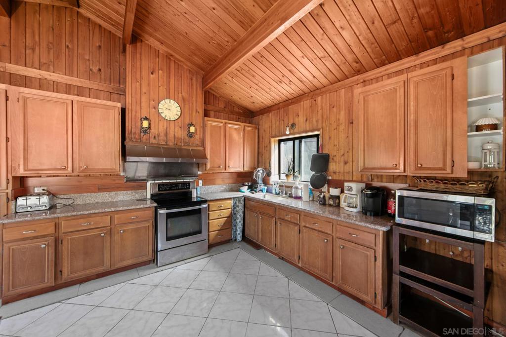 MLS #250037285SD image #6