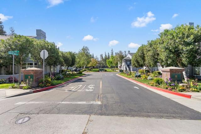 1795 Parkview Green Circle, San Jose CA: https://media.crmls.org/mediaz/ef6b0fe7-0b34-4414-8d30-c786572e60eb.jpg
