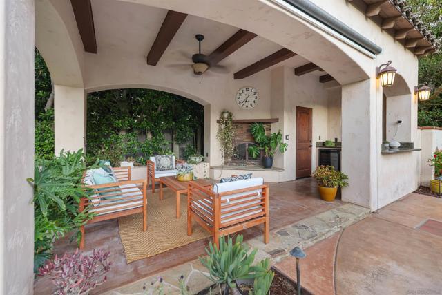 7424 La Mantanza, San Diego CA: https://media.crmls.org/mediaz/ef6c225c-aa7c-4297-8754-c104c186fb2c.jpg